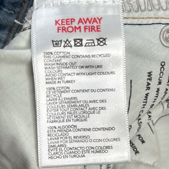 BDG | Urban Outfitters High Rise Mom Jeans in a Light Wash, Size 25, NWT - Picture 14 of 16